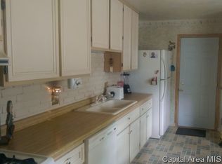 2200 Stokebridge Rd, Springfield, IL 62702