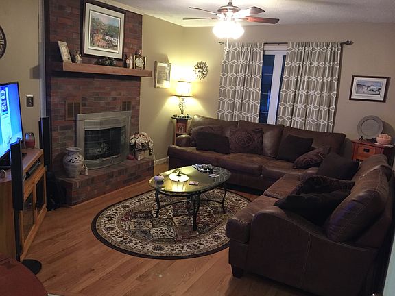 2nd image of 5 Sycamore Dr