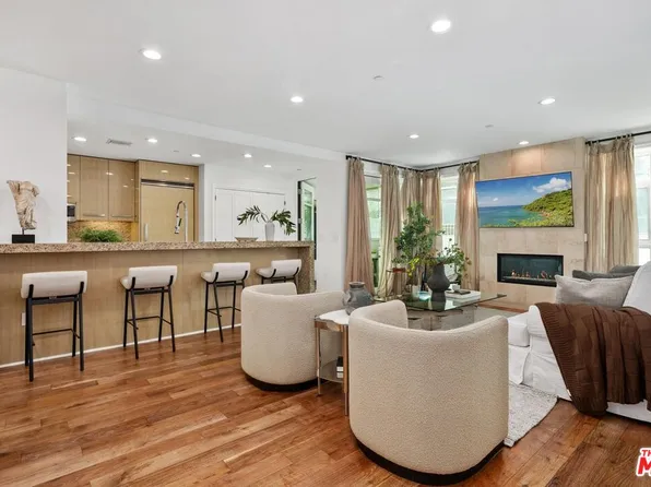 447 N Doheny Dr APT 102, Beverly Hills, CA 90210