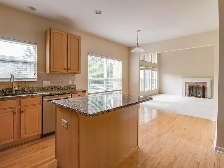 7892 Golden Meadow Dr — Photo 10