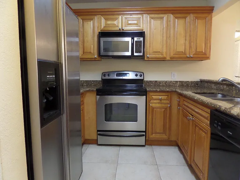 1524 Lake Crystal Dr #B — Photo 6