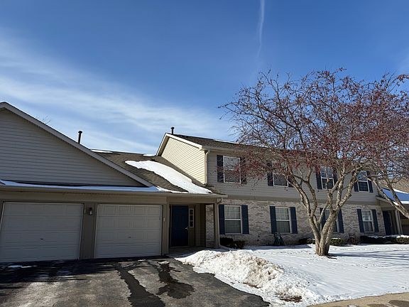 3rd image of 1033 N Village Dr Unit 3
