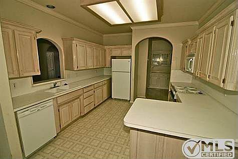 5th image of 3914 Laramie Dr