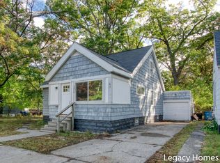 2828 Riordan St, Muskegon Heights, MI 49444