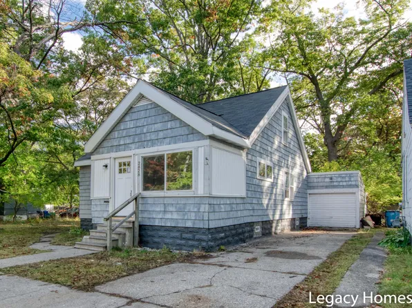 2828 Riordan St, Muskegon Heights, MI 49444