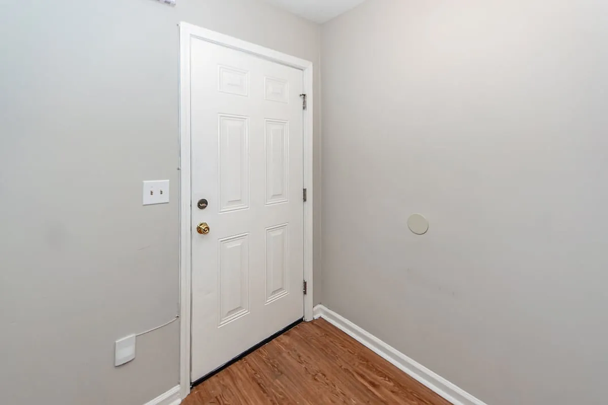 296 A Fleming Rd — Photo 4