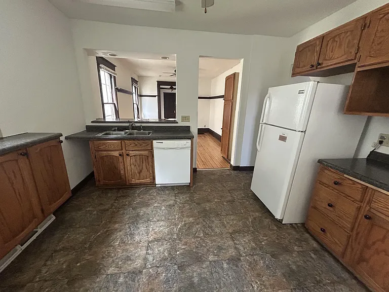 118 S Blair St #1 — Photo 9