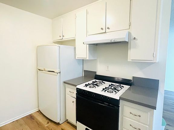 3rd image of 135-153 S Hemlock St #141