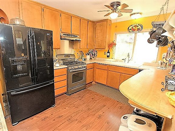 5th image of 1459 Bridgeview Dr