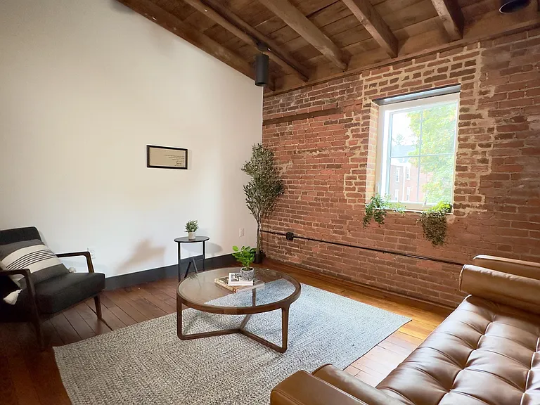 437 W Grant St #302 — Photo 32