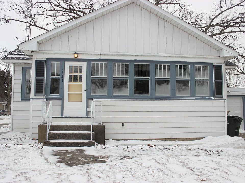 1st image of 1321 Montgomery Ave