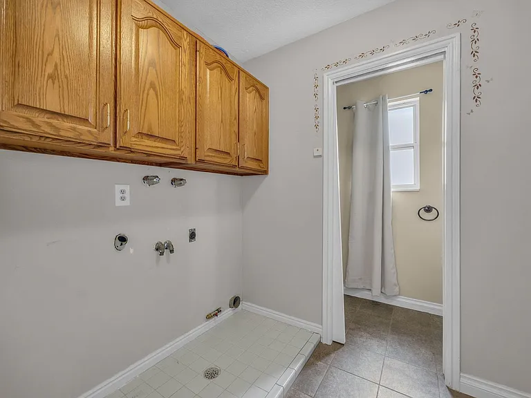 567 N Allanwood Pl — Photo 31
