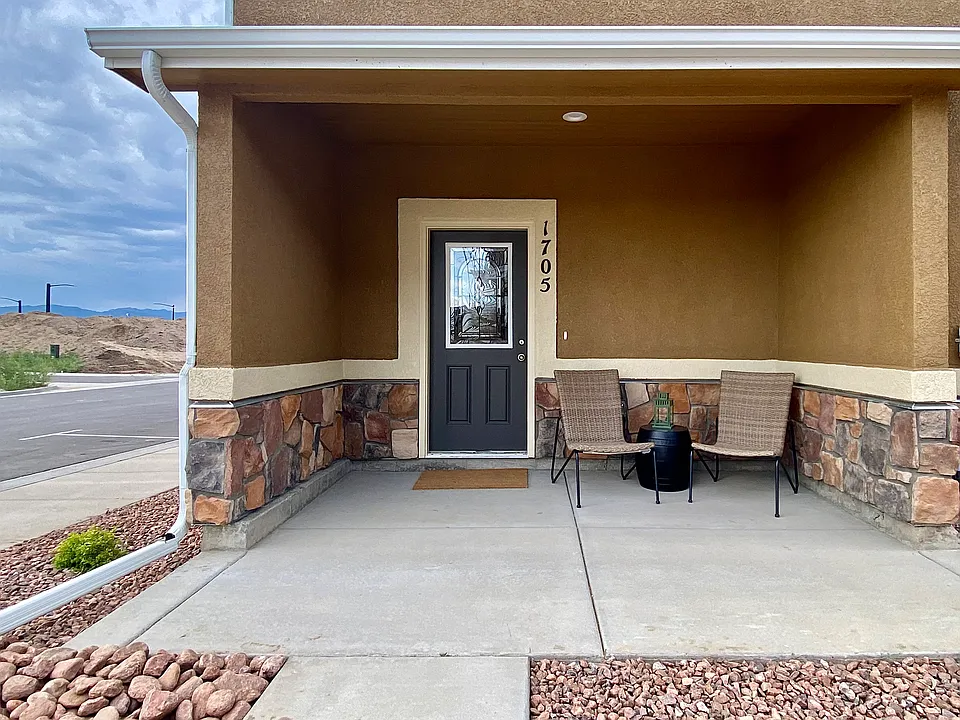 1705 Sandtoft Hts