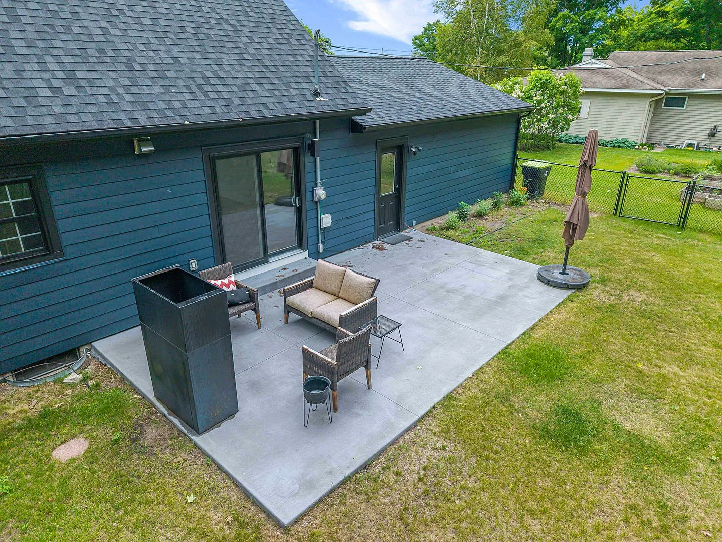 Beautifully Remodeled West Bay Home with Water Access! — Photo 4
