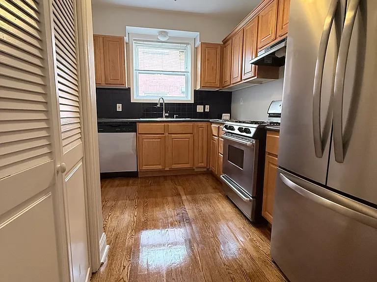 7539 Oxford Dr #2W — Photo 8