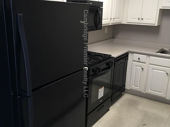 2nd image of 812 Memorial Dr APT 805