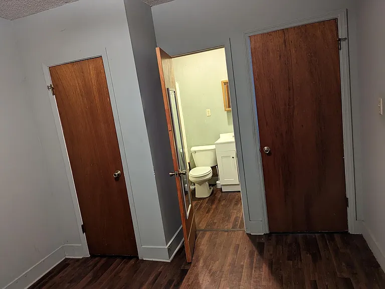 21 N Bolivar St — Photo 7