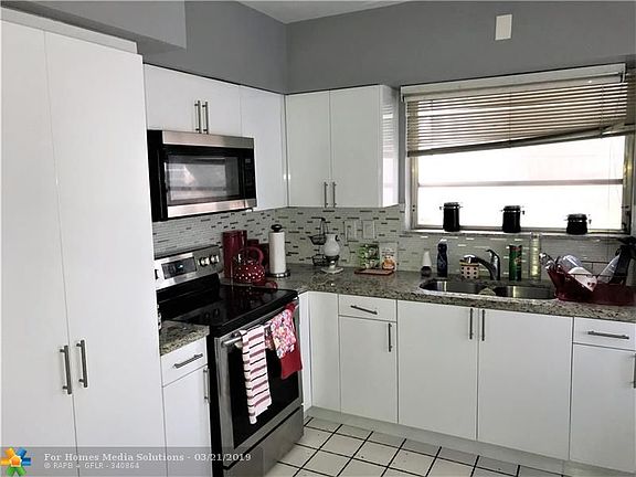 3rd image of 1845 NE 171st St