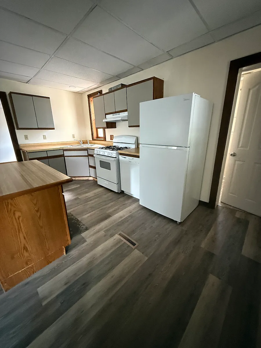 Building Photo - 4495 Verona St #1