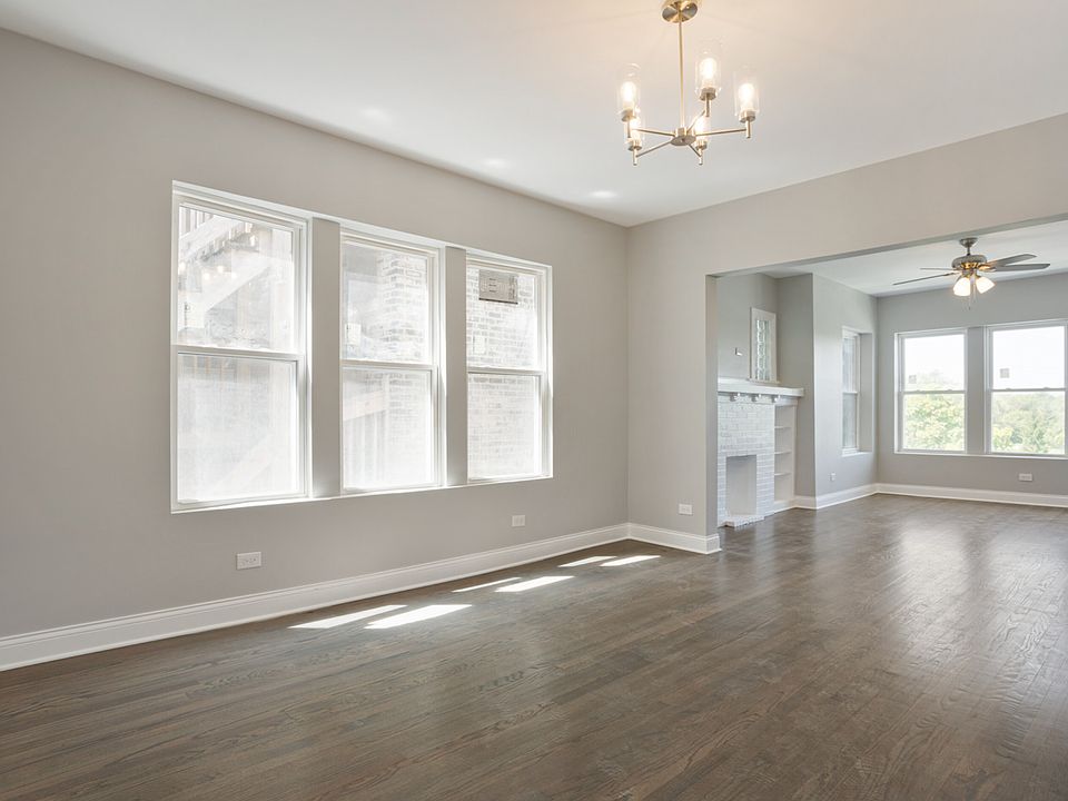1st image of 11025 S King Dr #1
