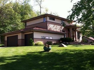 5421 Honeysuckle Ln, Oregon, WI 53575