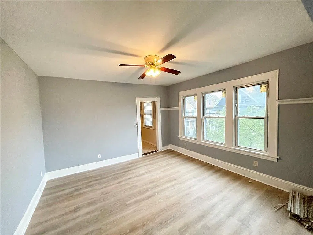 2 bed, 1000 sqft, $2,000 — Photo 3
