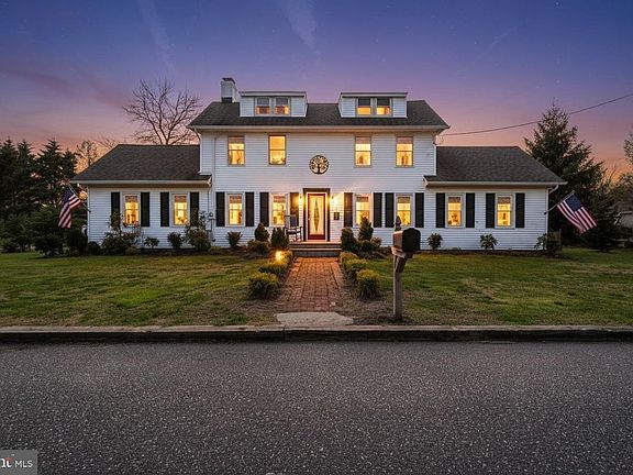 2nd image of 668 Crawford Rd