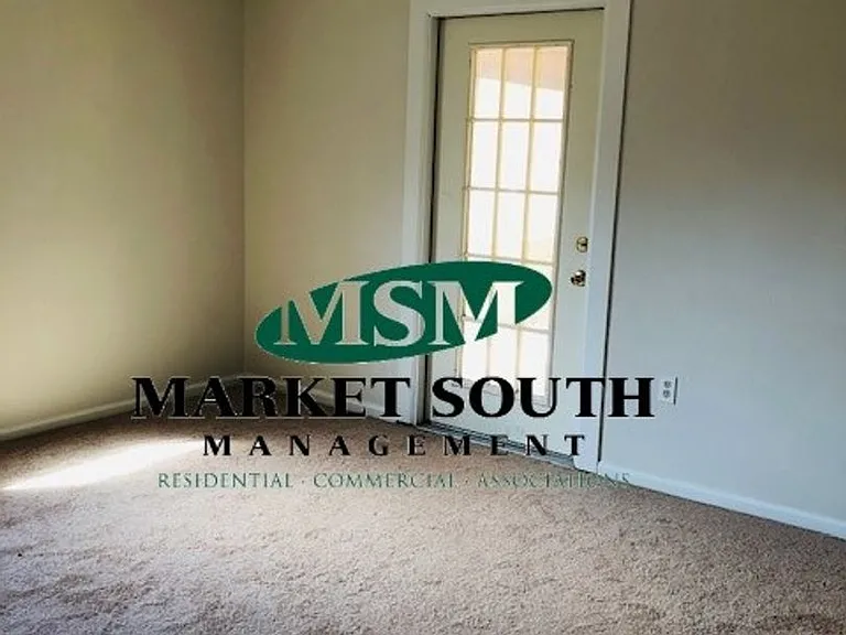 306 Sandy Springs Rd — Photo 10