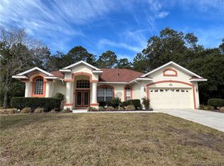 184 Pine St, Homosassa, FL 34446