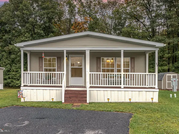 33 Meadowview Dr, New Bloomfield, PA 17068