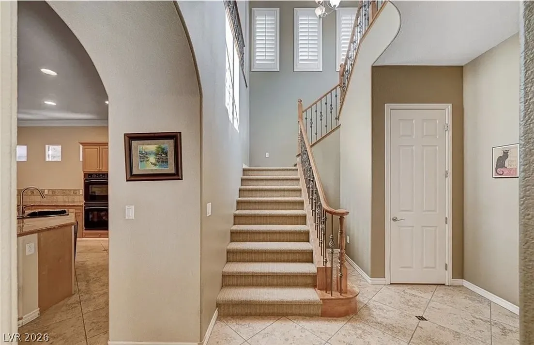 3 bed, 3.5 bath, 2501 sqft, $3,200 — Photo 4