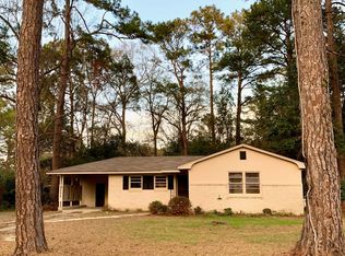 2111 Azalea Dr, Valdosta, GA 31602