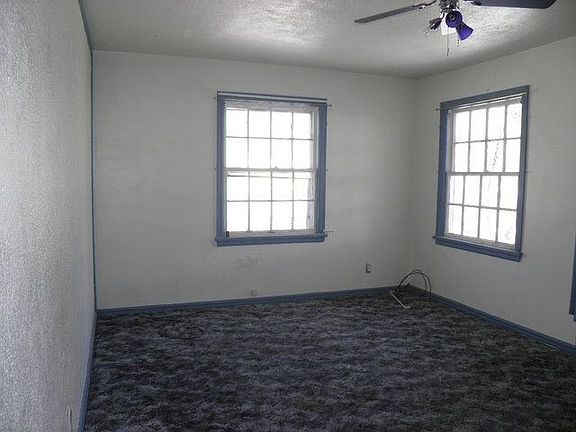 3rd image of 217 E Lincoln Ave
