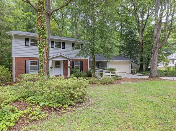 4909 Hollyridge Dr, Raleigh, NC 27612