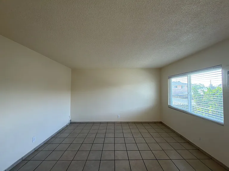 11614 Bellflower Blvd — Photo 9