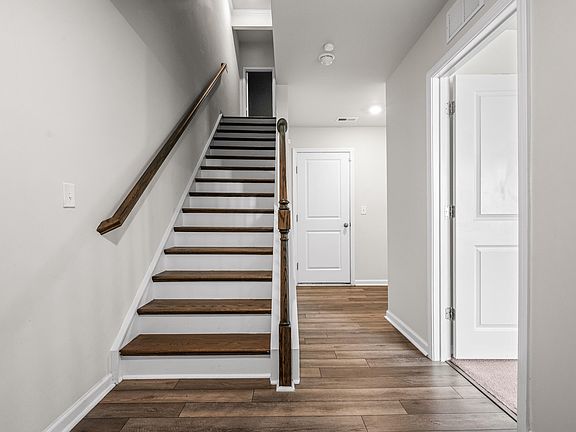 5th image of 707 Gimari Dr