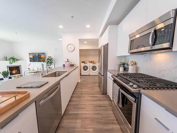 3rd image of 138 N Beaudry Ave #8777301