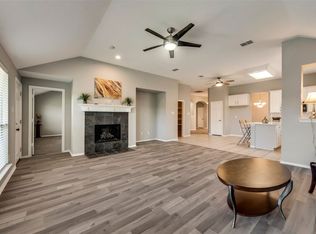 1047 Hollow Creek Dr, Cedar Hill, TX 75104