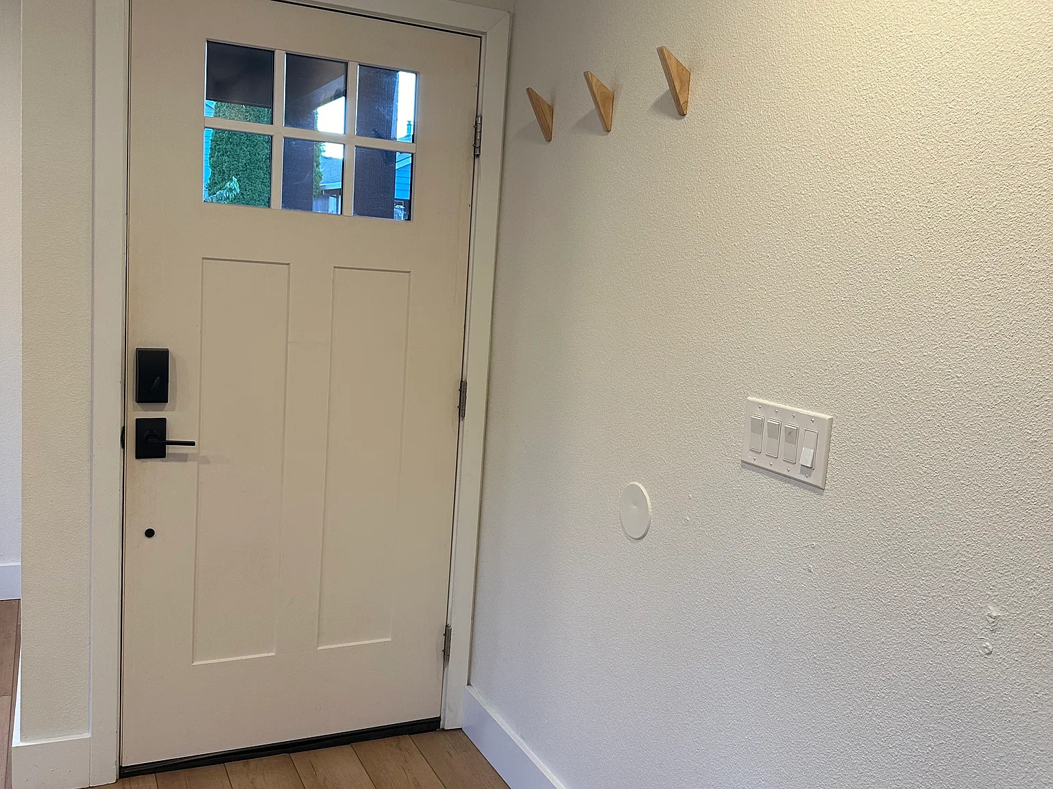 3 bed, 2.5 bath, 1648 sqft, $2,800 — Photo 2