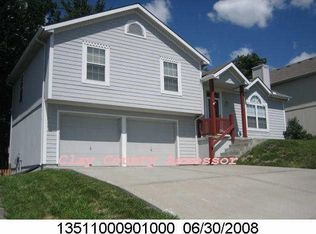 7416 N Hickory St, Kansas City, MO 64118