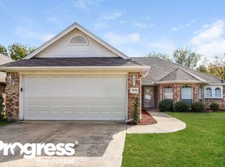1129 Springwood Dr, Saginaw, TX 76179