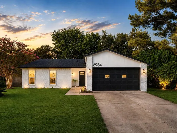 6934 Pickett Dr, Richmond, TX 77469