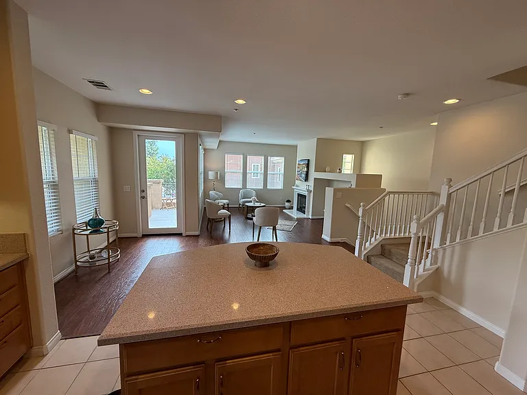1355 Sky Ridge Ct — Photo 5