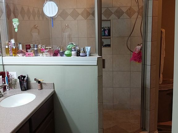 5x5 Standup shower!