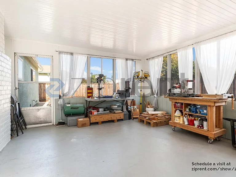 6088 Tourraine Dr — Photo 16