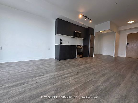 4th image of 2369 Danforth Ave #801