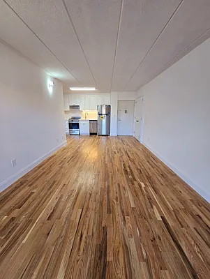 Rented by Metro Park Realty Inc | media 12