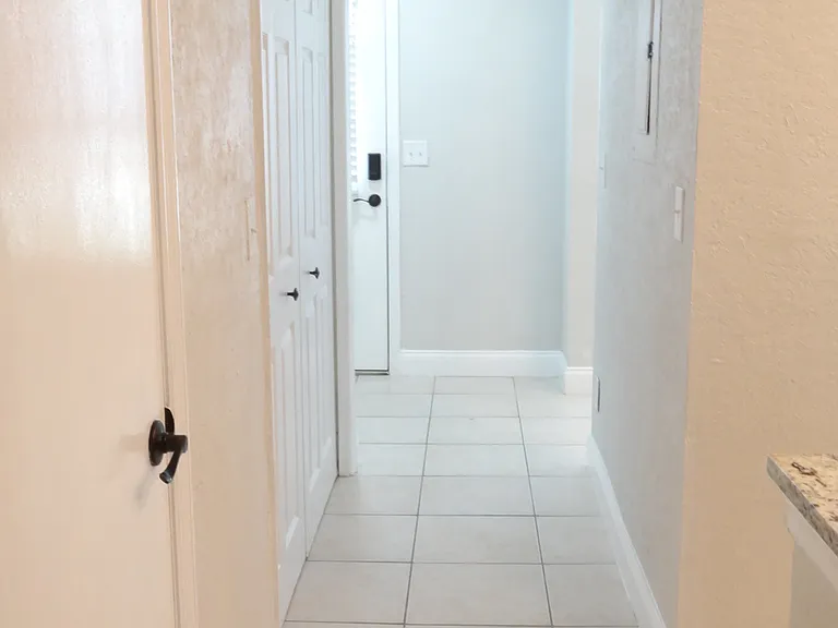 4002 Brigadoon Cir — Photo 16