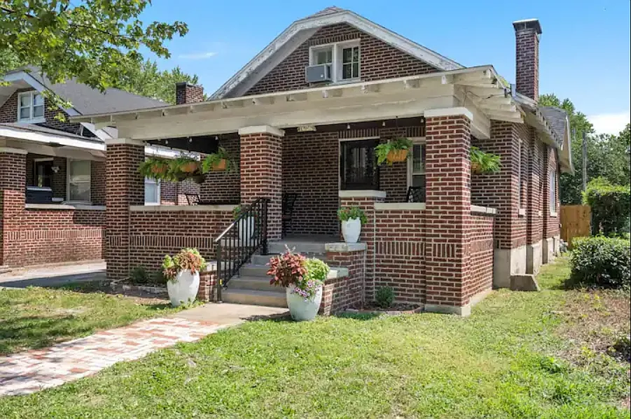 Building Photo - 1606 N Benton Ave