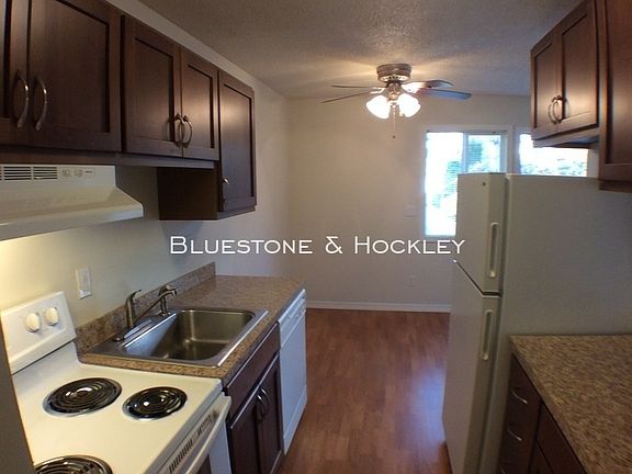 4th image of 2635 SE Willard St